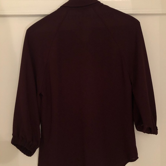 Express button down - Picture 2 of 4